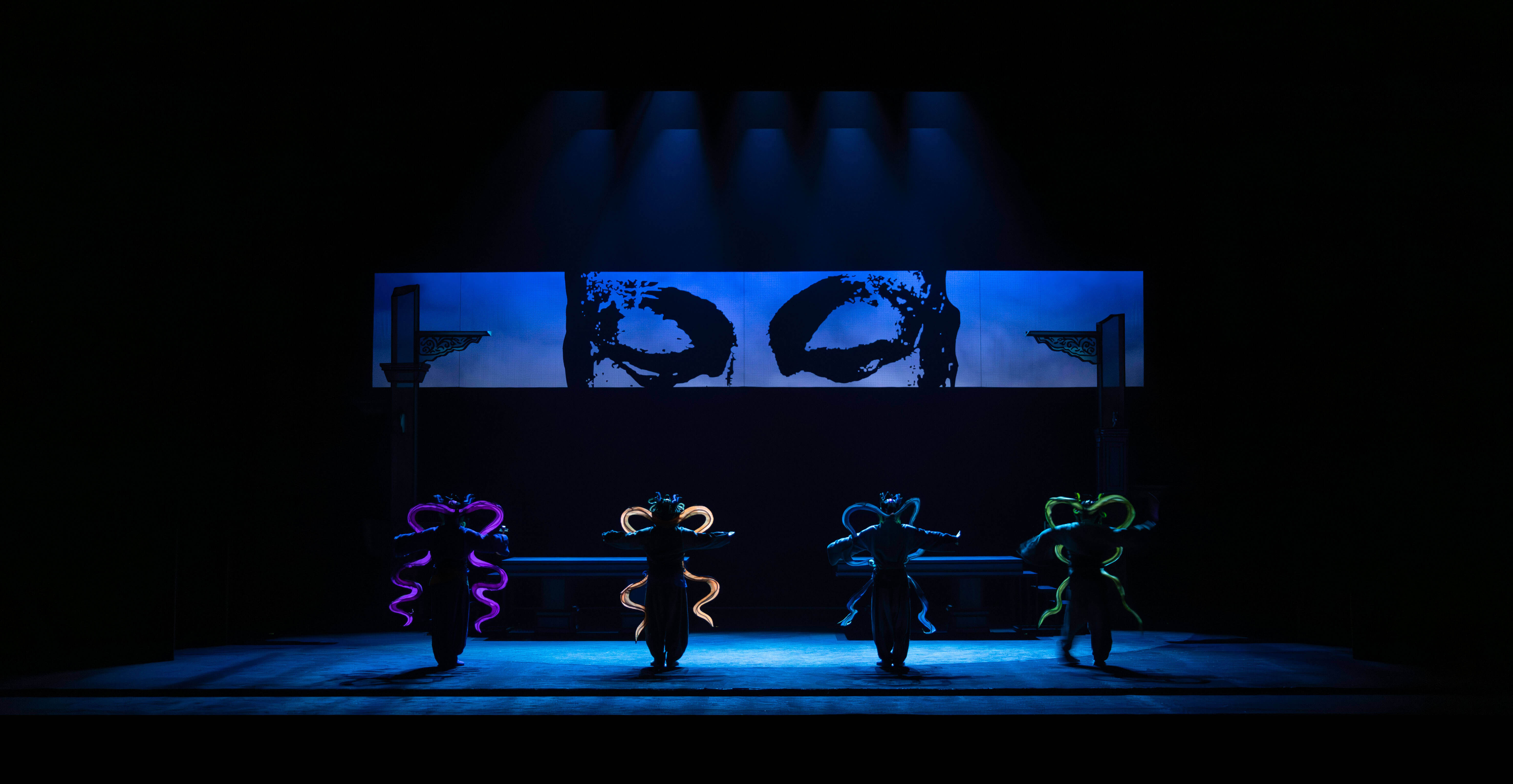 滑稽戏《万象归春》