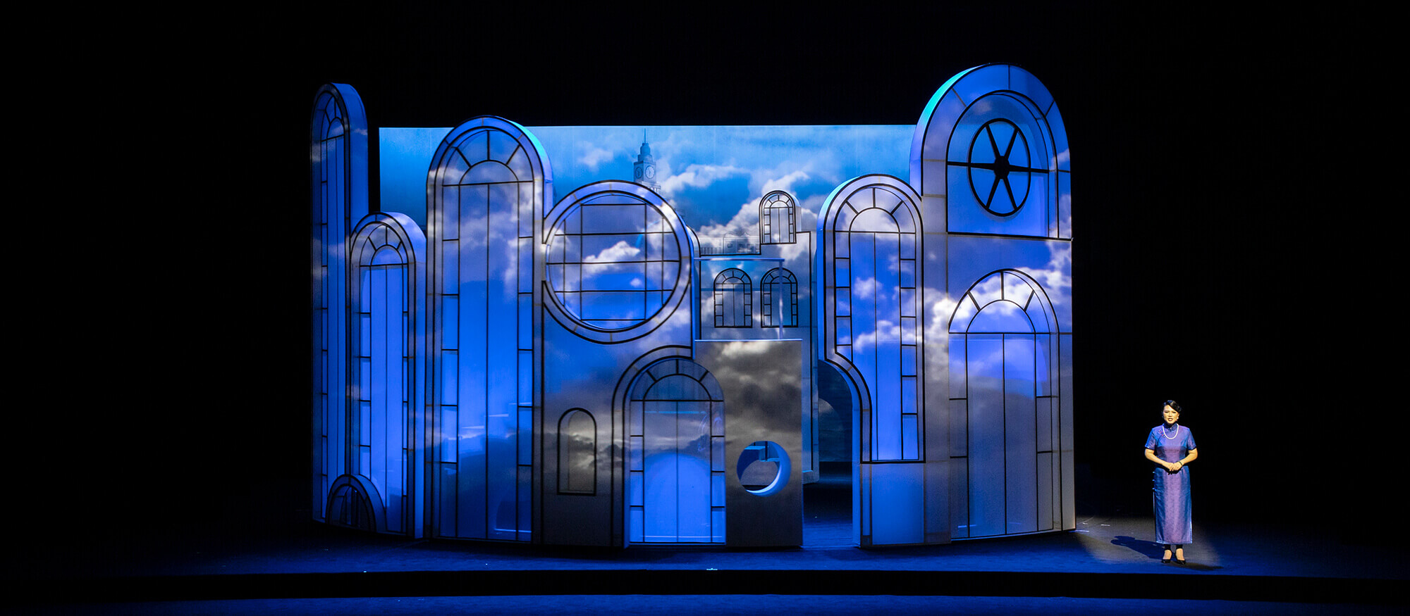 话剧《董竹君》