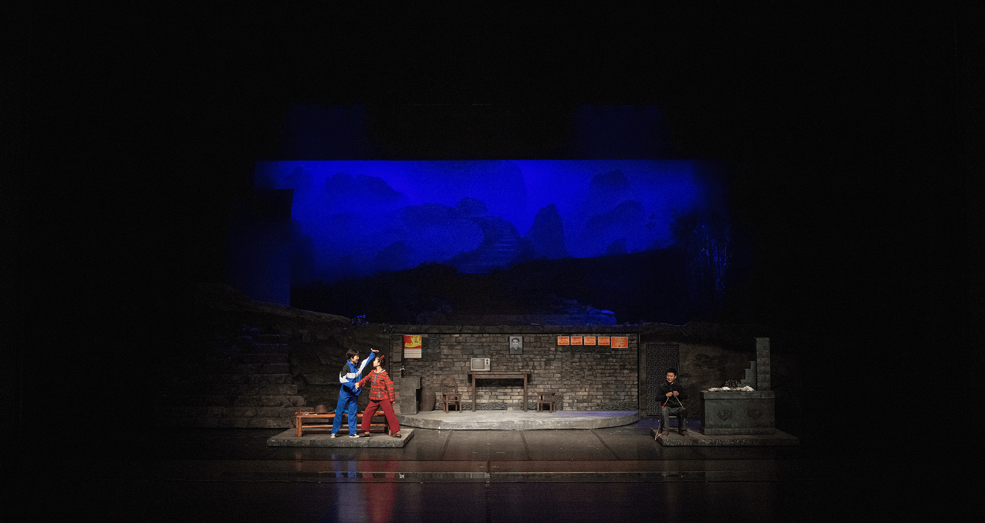 黄梅戏《挑山女人》