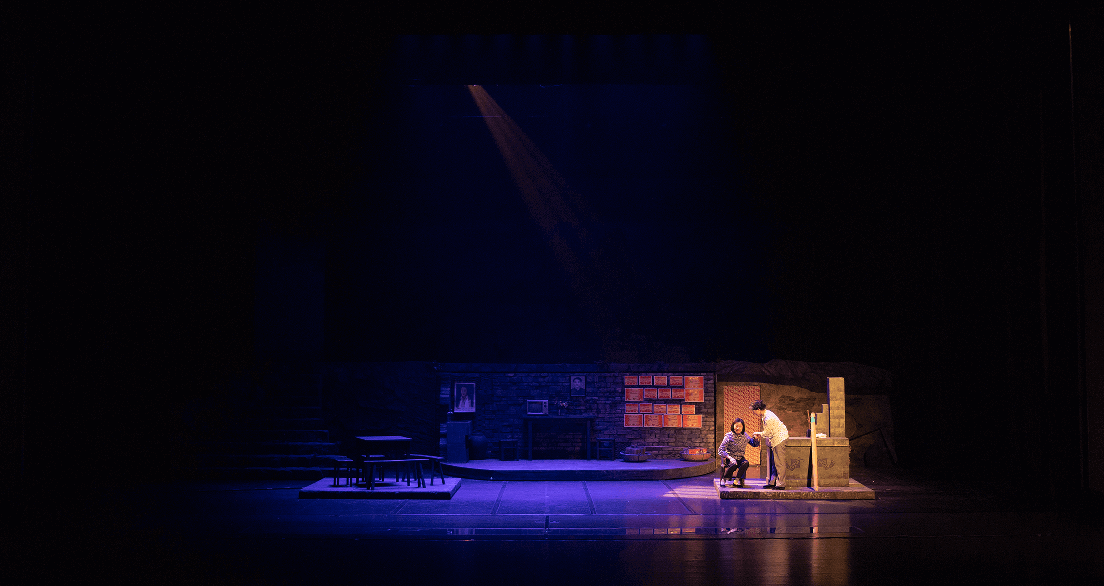 黄梅戏《挑山女人》